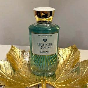 Midnight Swim shower gel from Bath & Body Works. From a discontinued collection.